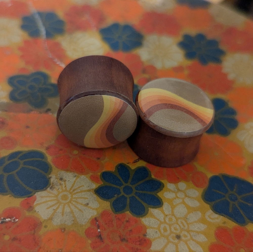 18mm Groovy Vintage Look Sawo Wood Plugs